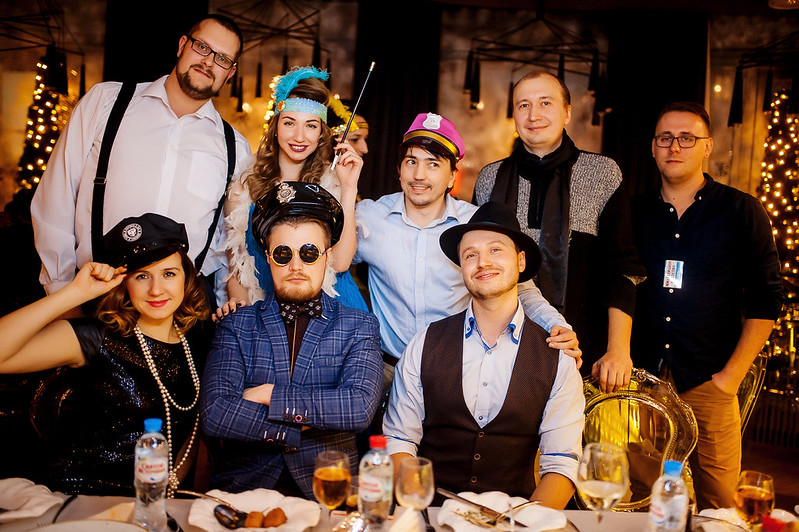 Команда компании празднует Новый год в ресторане Tashkent